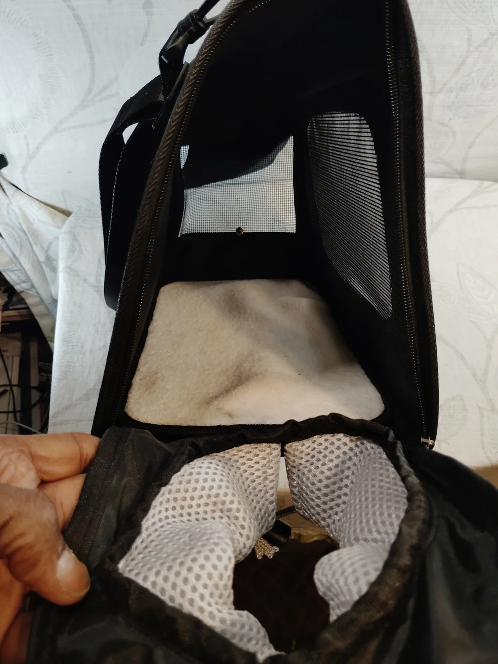 Wyatt Black Pet Carrier Bag with Adjustable Shoulder Strap